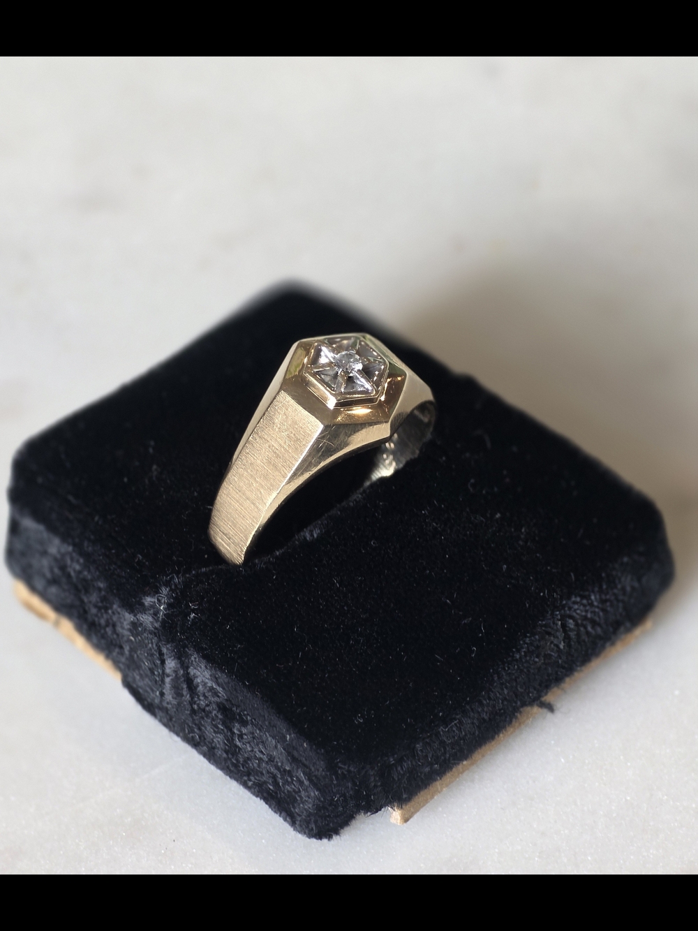 Vintage 10K Plumb Gold Hexagon Signet Ring w/ 0.05ct Diamond Size 9 (4g)